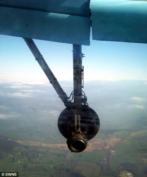 [IMG: Landing gear...]